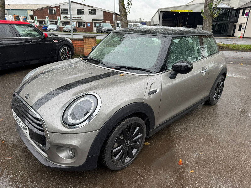 MINI Hatch 1.5L Cooper Classic Hatchback 3dr Petrol Manual Euro 6 (134 bhp) 3dr Manual 2025