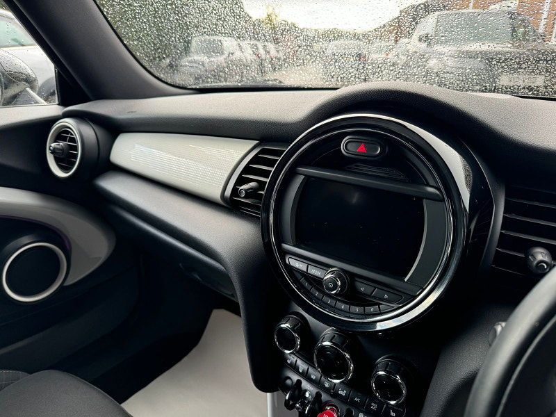MINI Hatch 1.5L COOPER D Hatchback 3dr Diesel Manual Euro 5 (114 bhp) 3dr Manual 2025