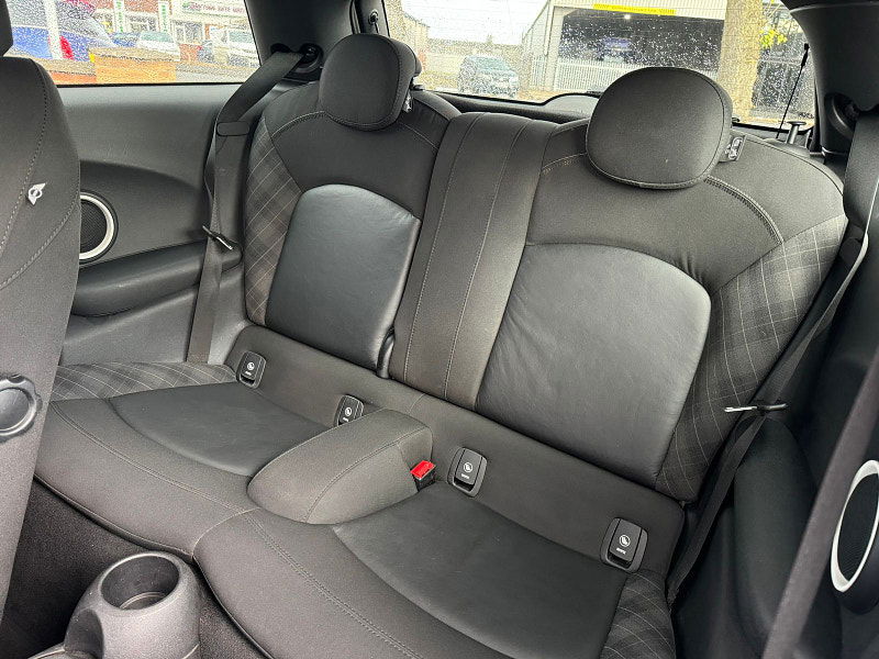 MINI Hatch 1.5L COOPER D Hatchback 3dr Diesel Manual Euro 5 (114 bhp) 3dr Manual 2025