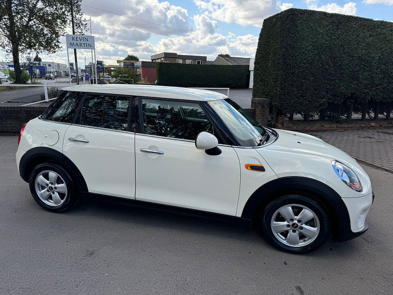 MINI Hatch 1.5L COOPER D Hatchback 5dr Diesel Manual Euro 6 (114 bhp) 5dr Manual 2025