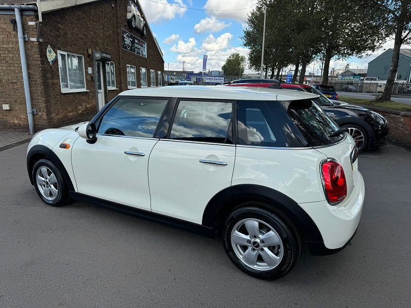 MINI Hatch 1.5L COOPER D Hatchback 5dr Diesel Manual Euro 6 (114 bhp) 5dr Manual 2025