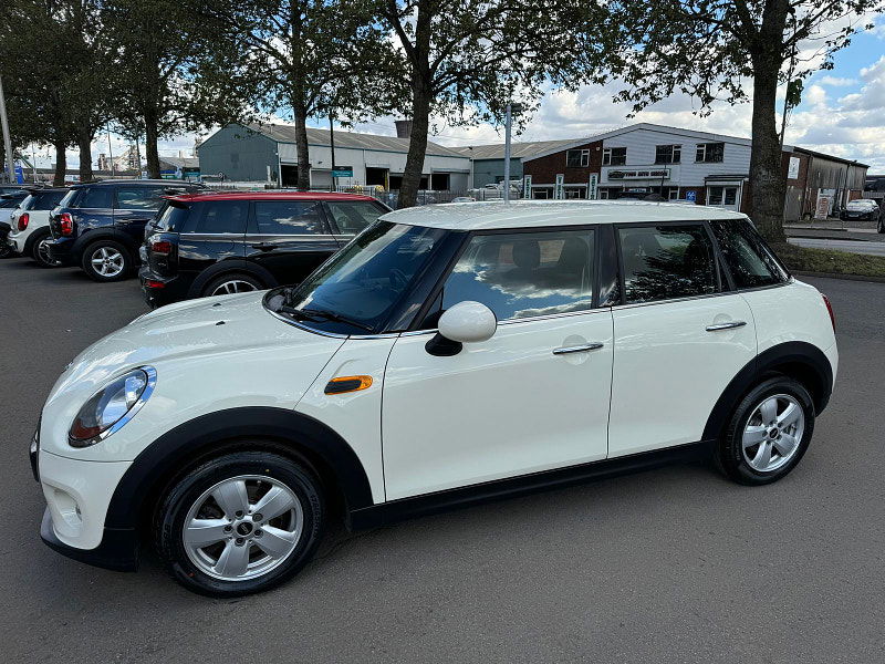 MINI Hatch 1.5L COOPER D Hatchback 5dr Diesel Manual Euro 6 (114 bhp) 5dr Manual 2025