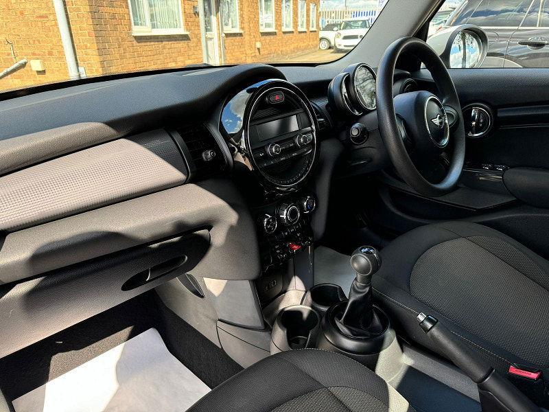 MINI Hatch 1.5L COOPER D Hatchback 5dr Diesel Manual Euro 6 (114 bhp) 5dr Manual 2025