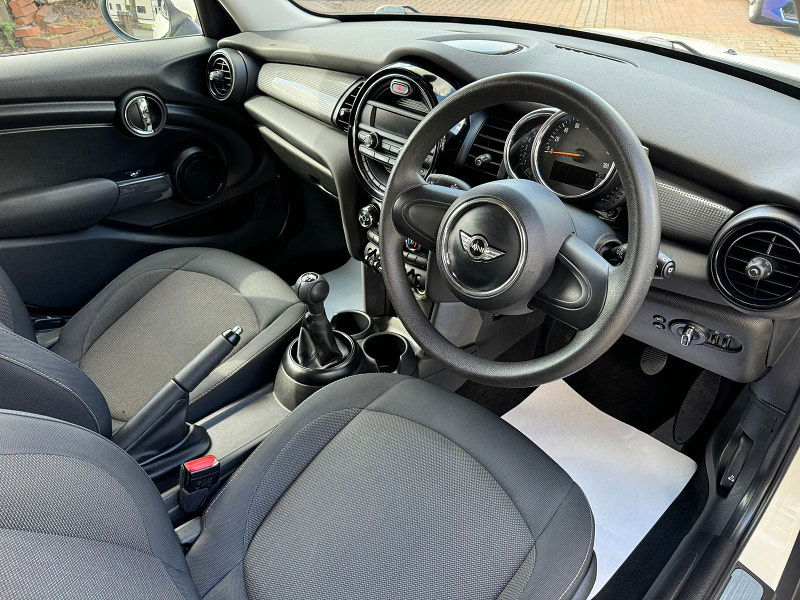 MINI Hatch 1.5L COOPER D Hatchback 5dr Diesel Manual Euro 6 (114 bhp) 5dr Manual 2025