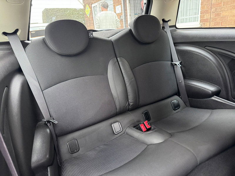 MINI Hatch 1.6 Cooper D Hatchback 3dr Diesel Manual Euro 5 (s/s) (112 ps) 3dr Manual 2026