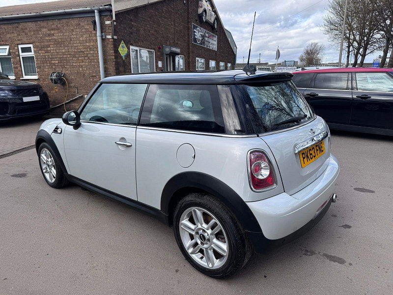 MINI Hatch 1.6 Cooper D Hatchback 3dr Diesel Manual Euro 5 (s/s) (112 ps) 3dr Manual 2026