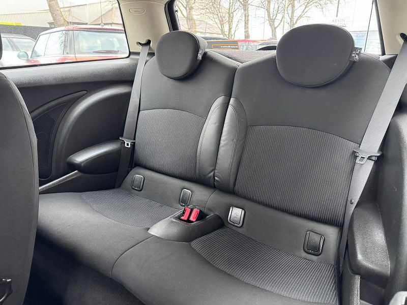 MINI Hatch 1.6 Cooper D Hatchback 3dr Diesel Manual Euro 5 (s/s) (112 ps) 3dr Manual 2026