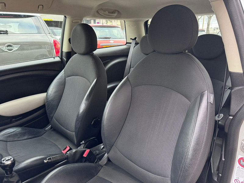 MINI Hatch 1.6 Cooper D Hatchback 3dr Diesel Manual Euro 5 (s/s) (112 ps) 3dr Manual 2026