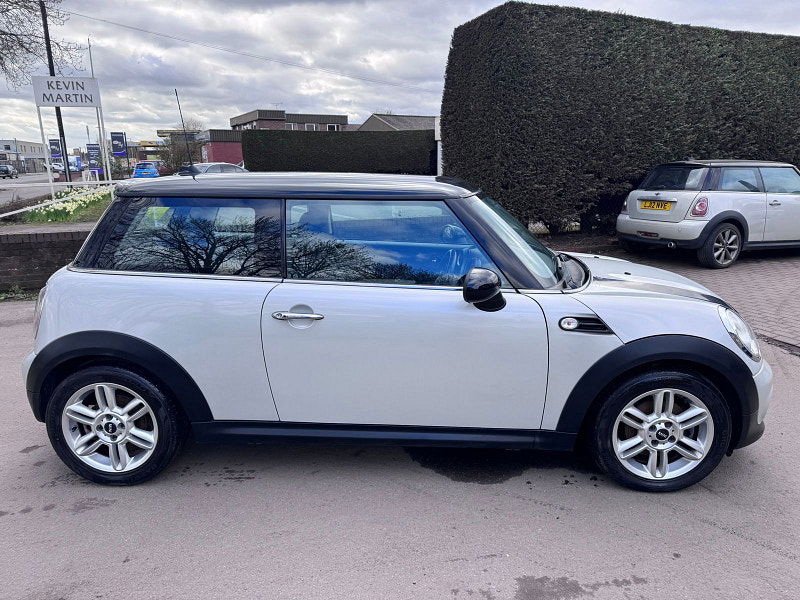 MINI Hatch 1.6 Cooper D Hatchback 3dr Diesel Manual Euro 5 (s/s) (112 ps) 3dr Manual 2026