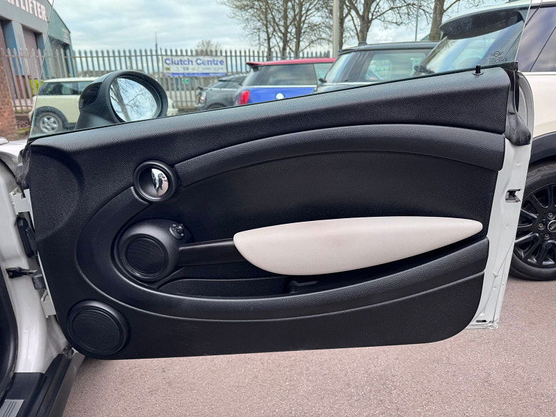 MINI Hatch 1.6 Cooper D Hatchback 3dr Diesel Manual Euro 5 (s/s) (112 ps) 3dr Manual 2026