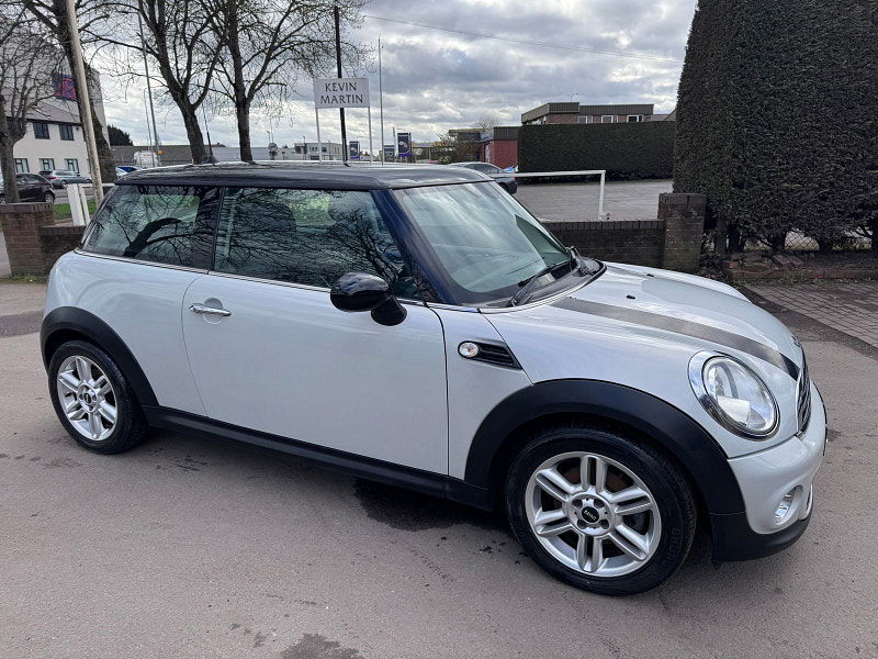 MINI Hatch 1.6 Cooper D Hatchback 3dr Diesel Manual Euro 5 (s/s) (112 ps) 3dr Manual 2026