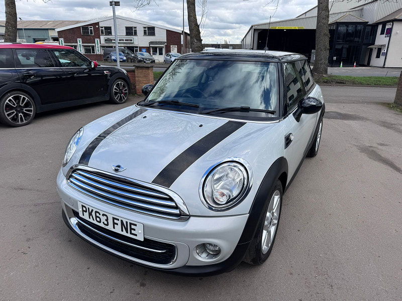 MINI Hatch 1.6 Cooper D Hatchback 3dr Diesel Manual Euro 5 (s/s) (112 ps) 3dr Manual 2026