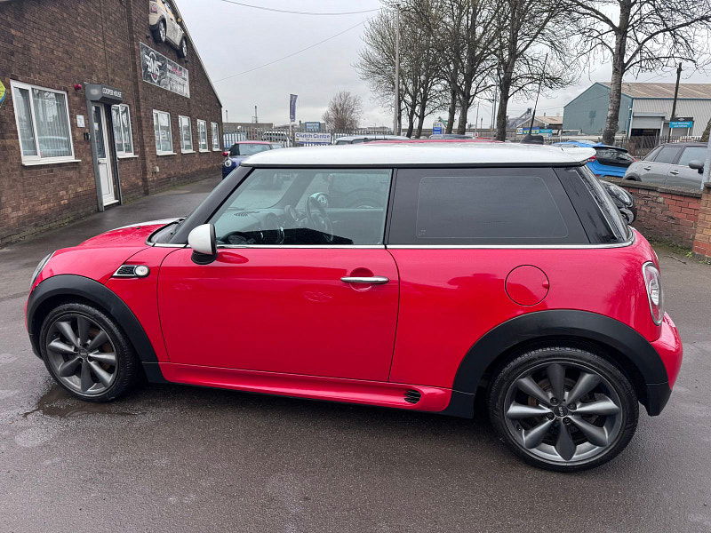 MINI Hatch 1.6 Cooper D London 2012 Hatchback 3dr Diesel Manual Euro 5 (s/s) (112 ps) 3dr Manual 2026