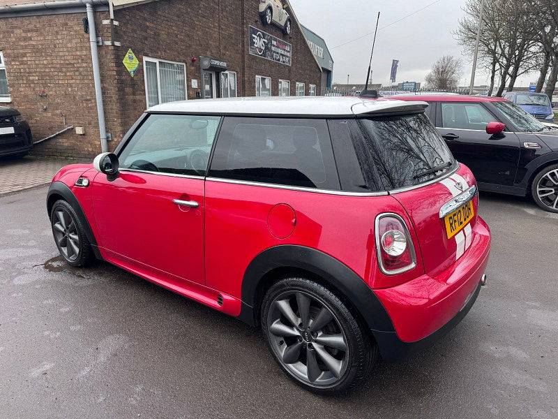 MINI Hatch 1.6 Cooper D London 2012 Hatchback 3dr Diesel Manual Euro 5 (s/s) (112 ps) 3dr Manual 2026