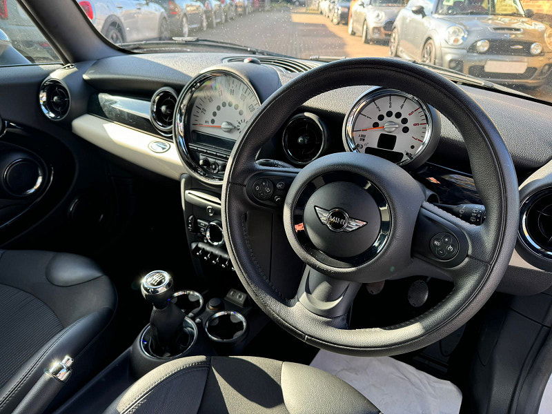 MINI Hatch 1.6L COOPER D Hatchback 3dr Diesel Manual Euro 5 (112 bhp) 3dr Manual 2025