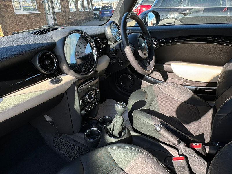 MINI Hatch 1.6L COOPER D Hatchback 3dr Diesel Manual Euro 5 (112 bhp) 3dr Manual 2025