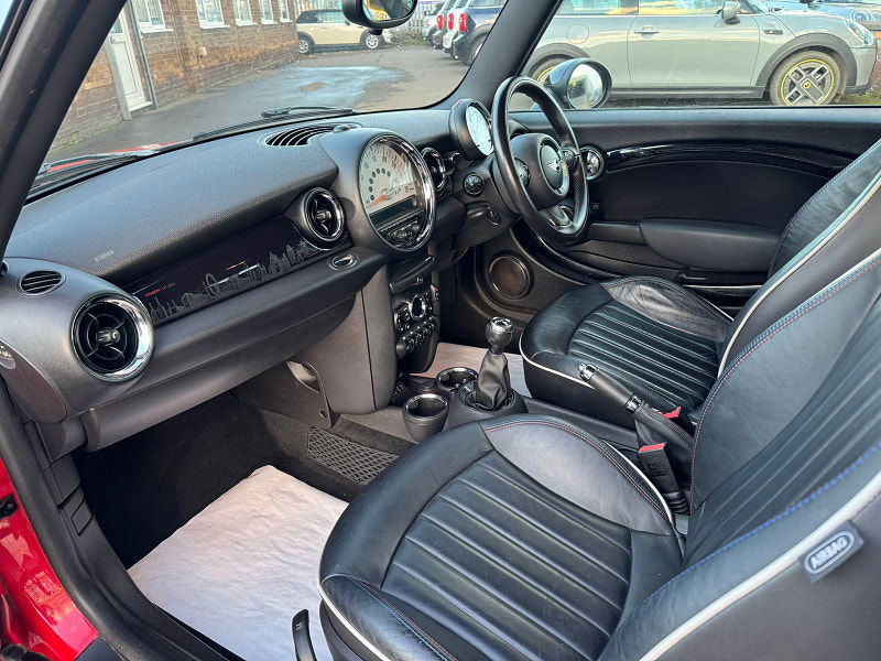 MINI Hatch 1.6L Cooper D Hatchback 3dr Diesel Manual Euro 5 (112 bhp) 3dr Manual 2025