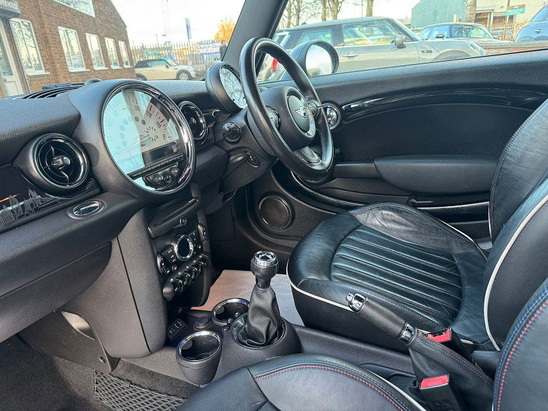 MINI Hatch 1.6L Cooper D Hatchback 3dr Diesel Manual Euro 5 (112 bhp) 3dr Manual 2025