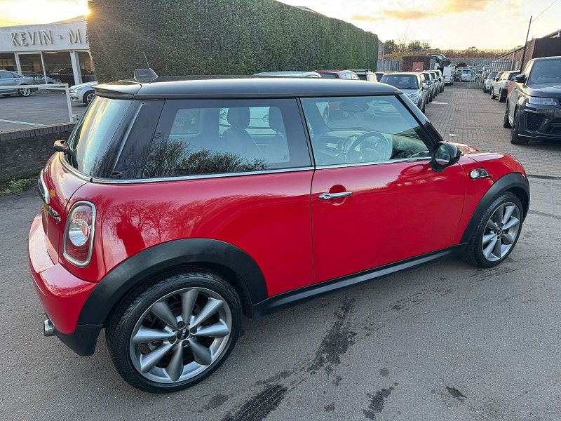 MINI Hatch 1.6L Cooper D Hatchback 3dr Diesel Manual Euro 5 (112 bhp) 3dr Manual 2025