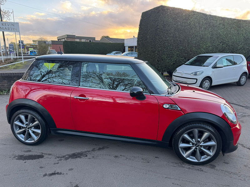 MINI Hatch 1.6L Cooper D Hatchback 3dr Diesel Manual Euro 5 (112 bhp) 3dr Manual 2025