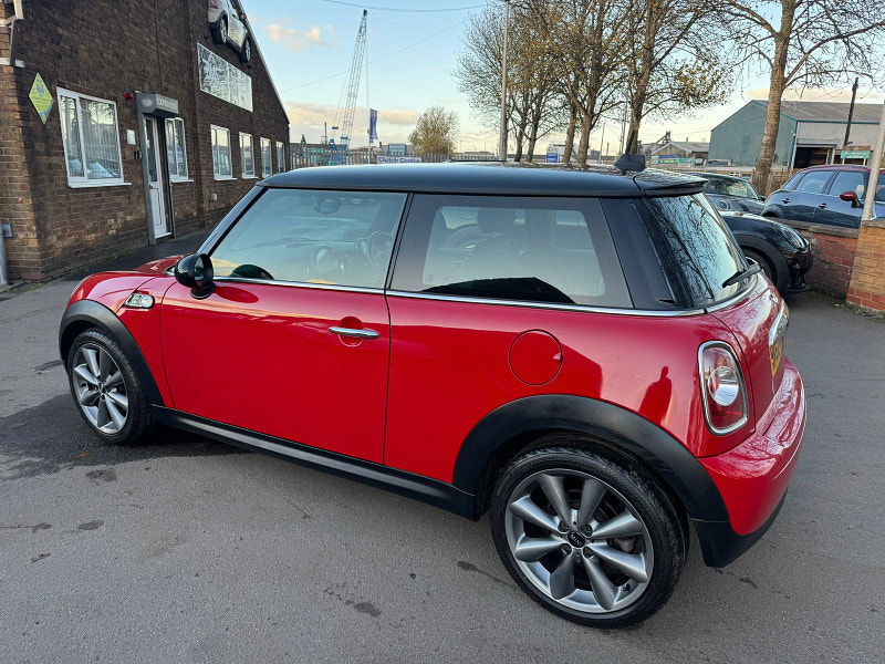 MINI Hatch 1.6L Cooper D Hatchback 3dr Diesel Manual Euro 5 (112 bhp) 3dr Manual 2025