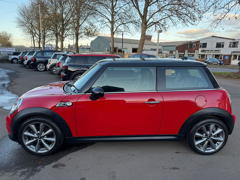 MINI Hatch 1.6L Cooper D Hatchback 3dr Diesel Manual Euro 5 (112 bhp) 3dr Manual 2025