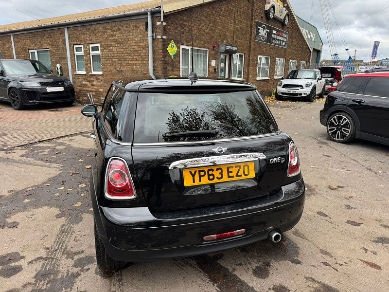 MINI Hatch 1.6L One D Baker Street Hatchback 3dr Diesel Manual Euro 5 (88 bhp) 3dr Manual 2025