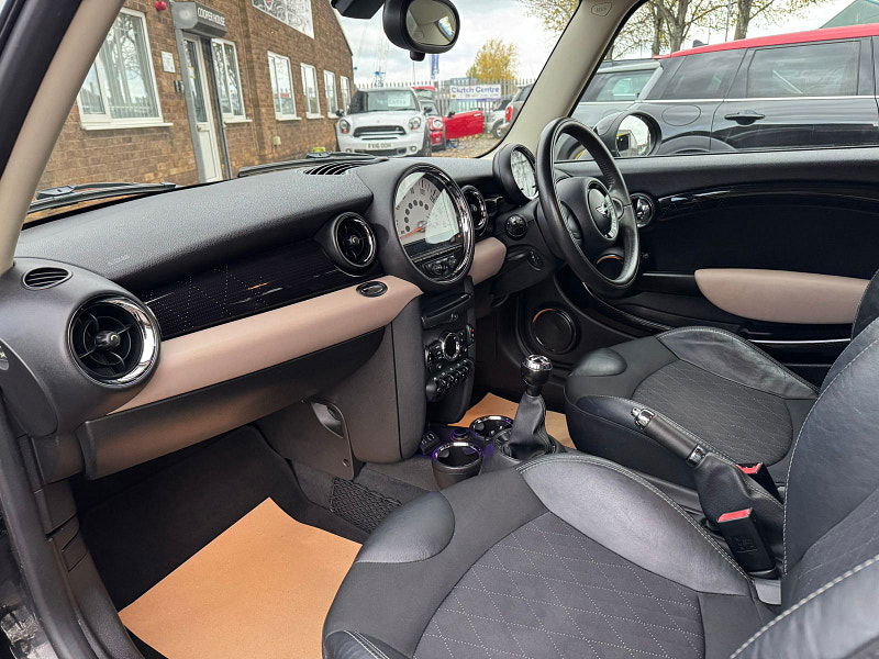 MINI Hatch 1.6L One D Baker Street Hatchback 3dr Diesel Manual Euro 5 (88 bhp) 3dr Manual 2025