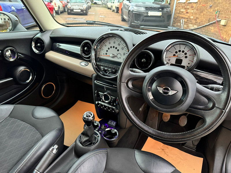 MINI Hatch 1.6L One D Baker Street Hatchback 3dr Diesel Manual Euro 5 (88 bhp) 3dr Manual 2025