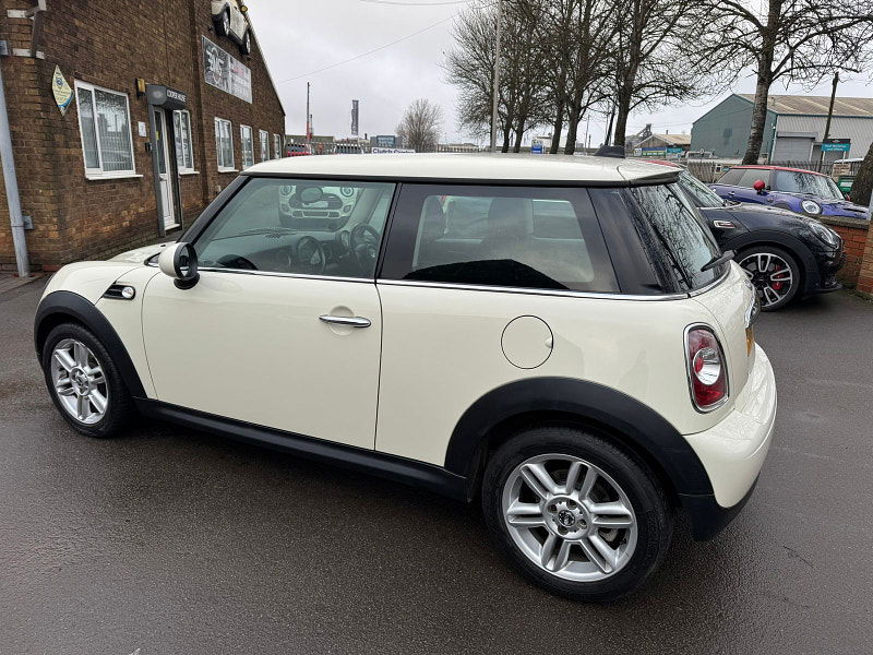 MINI Hatch 1.6L ONE D Hatchback 3dr Diesel Manual Euro 5 (90 bhp) 3dr Manual 2025