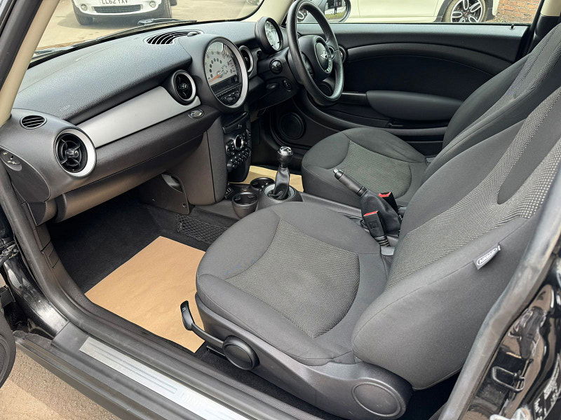 MINI Hatch 1.6L One D Hatchback 3dr Diesel Manual Euro 5 (90 bhp) 3dr Manual 2025
