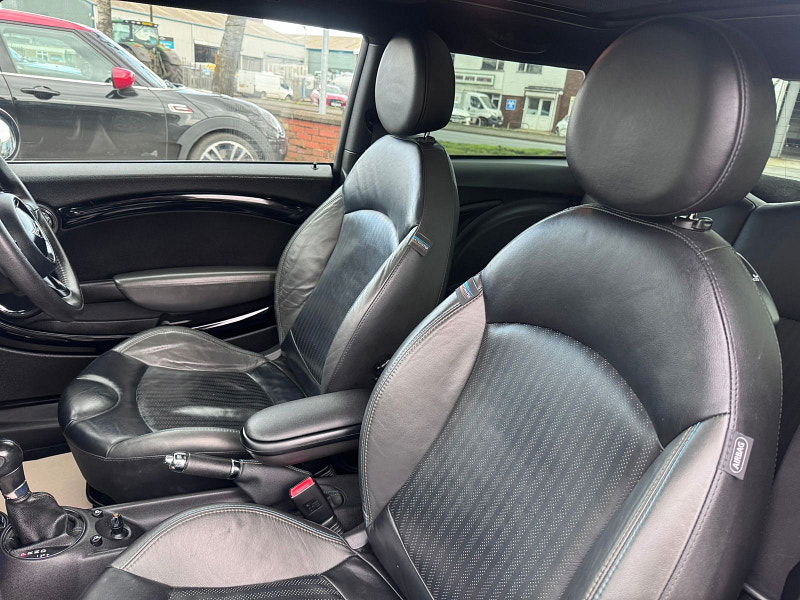 MINI Hatch 2.0 Cooper D Bayswater Hatchback 3dr Diesel Auto Euro 5 (112 ps) 3dr Automatic 2026