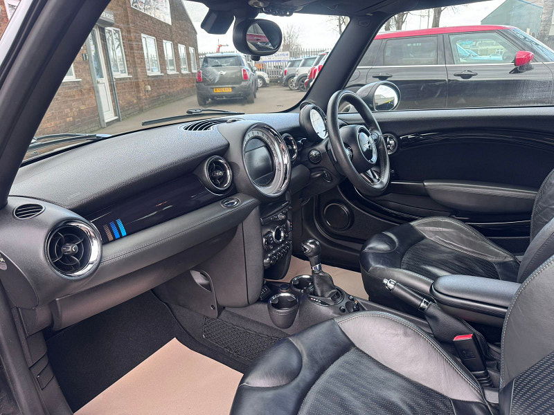 MINI Hatch 2.0 Cooper D Bayswater Hatchback 3dr Diesel Auto Euro 5 (112 ps) 3dr Automatic 2026