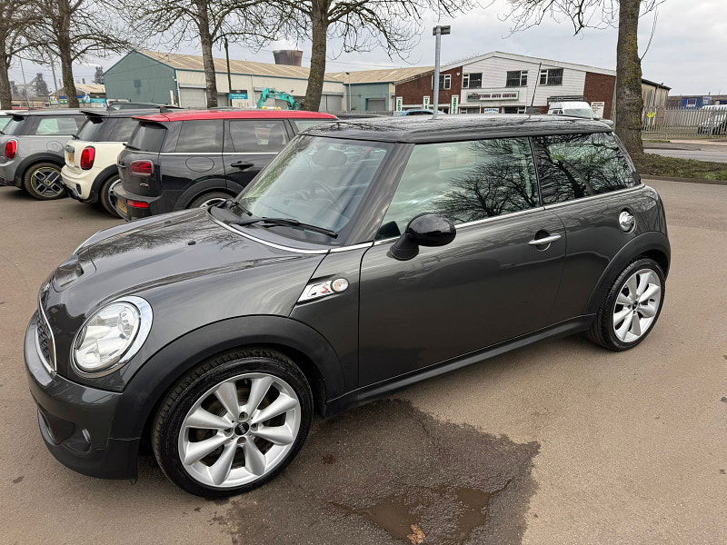 MINI Hatch 2.0L COOPER SD Hatchback 3dr Diesel Manual Euro 5 (141 bhp) 3dr Manual 2025