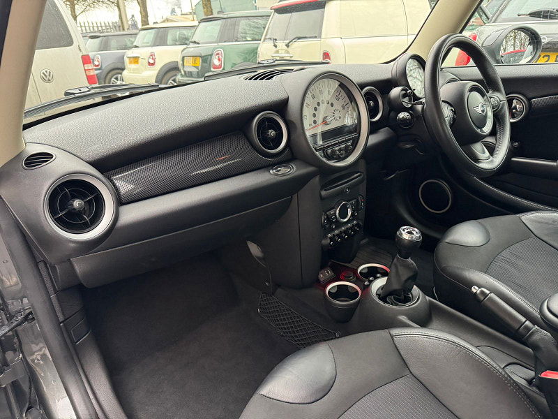 MINI Hatch 2.0L COOPER SD Hatchback 3dr Diesel Manual Euro 5 (141 bhp) 3dr Manual 2025