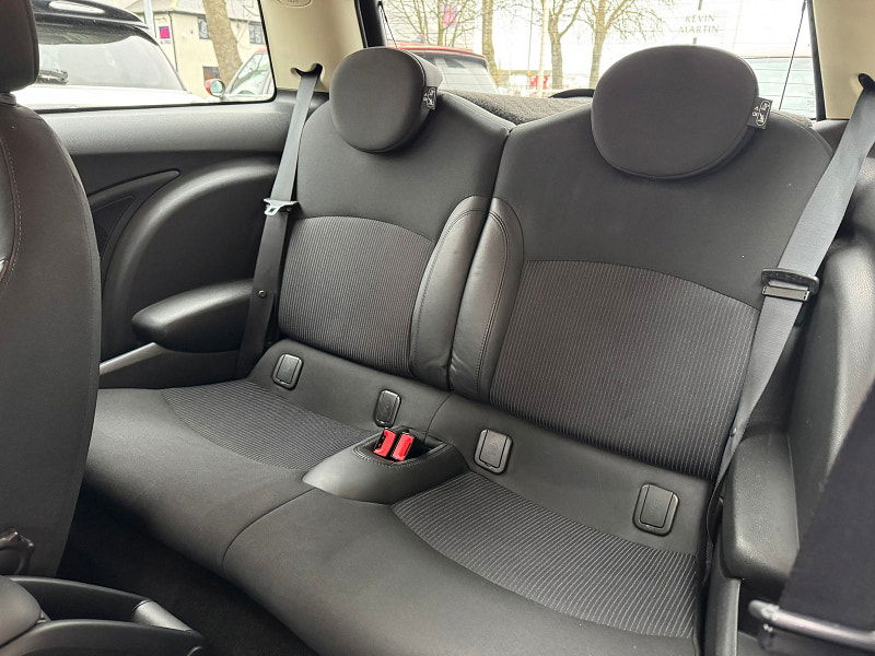 MINI Hatch 2.0L COOPER SD Hatchback 3dr Diesel Manual Euro 5 (141 bhp) 3dr Manual 2025