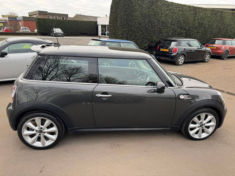 MINI Hatch 2.0L COOPER SD Hatchback 3dr Diesel Manual Euro 5 (141 bhp) 3dr Manual 2025