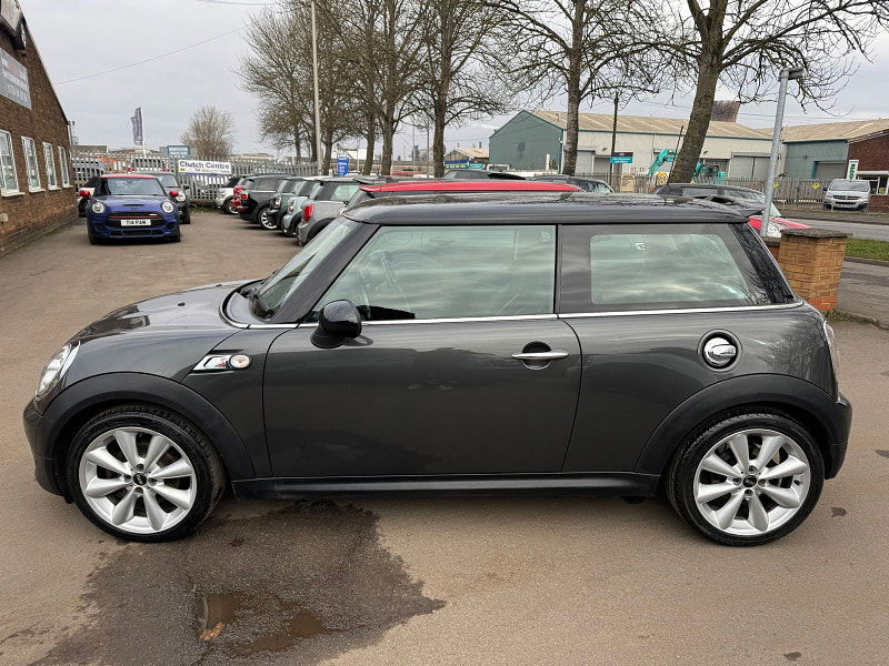 MINI Hatch 2.0L COOPER SD Hatchback 3dr Diesel Manual Euro 5 (141 bhp) 3dr Manual 2025