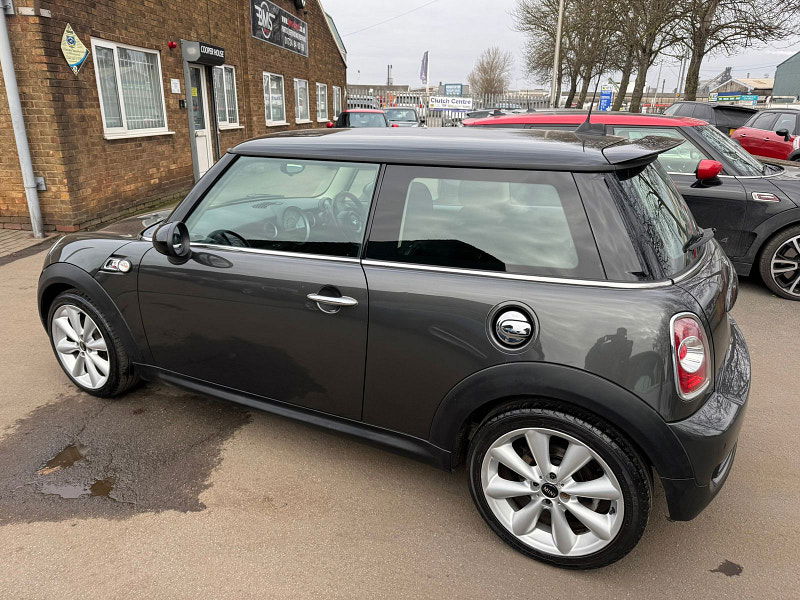 MINI Hatch 2.0L COOPER SD Hatchback 3dr Diesel Manual Euro 5 (141 bhp) 3dr Manual 2025