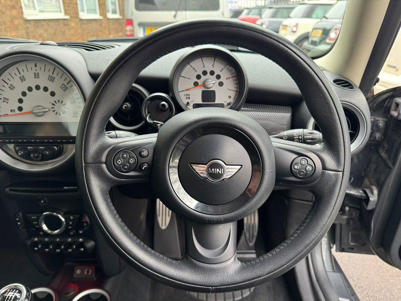 MINI Hatch 2.0L COOPER SD Hatchback 3dr Diesel Manual Euro 5 (141 bhp) 3dr Manual 2025