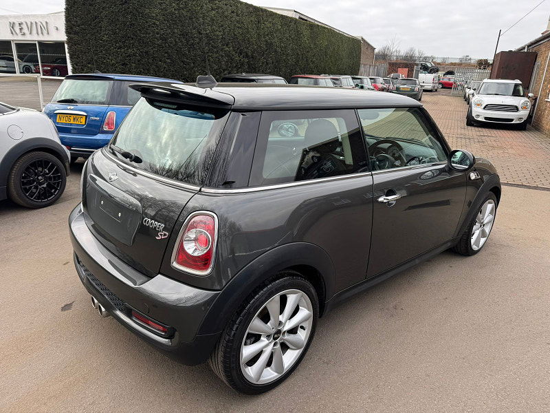 MINI Hatch 2.0L COOPER SD Hatchback 3dr Diesel Manual Euro 5 (141 bhp) 3dr Manual 2025