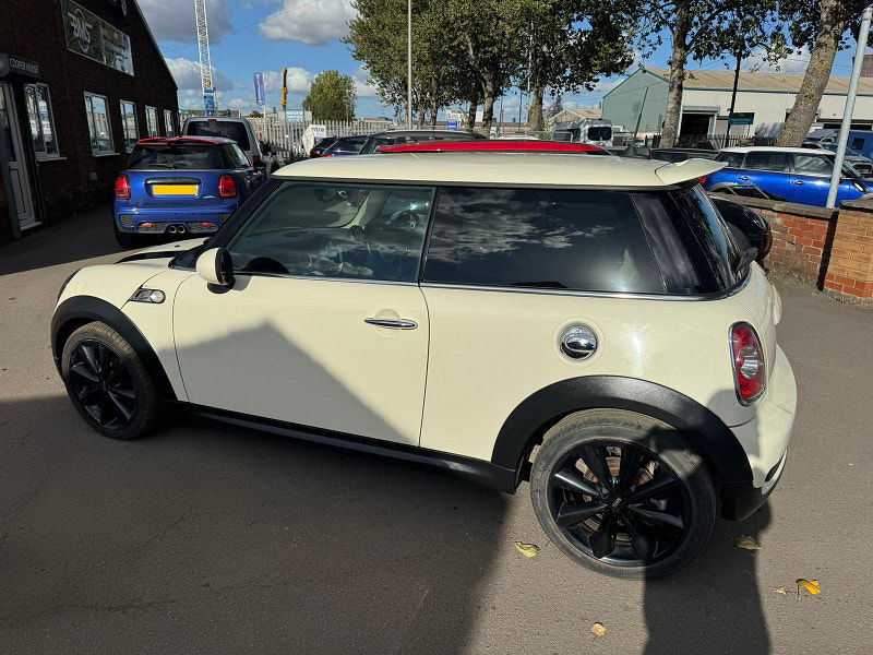 MINI Hatch 2.0L Cooper SD Hatchback 3dr Diesel Manual Euro 5 (141 bhp) 3dr Manual 2025