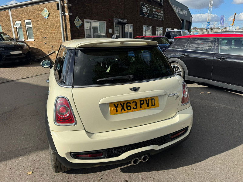 MINI Hatch 2.0L Cooper SD Hatchback 3dr Diesel Manual Euro 5 (141 bhp) 3dr Manual 2025
