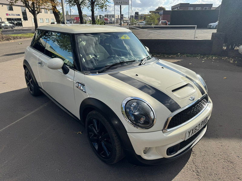 MINI Hatch 2.0L Cooper SD Hatchback 3dr Diesel Manual Euro 5 (141 bhp) 3dr Manual 2025