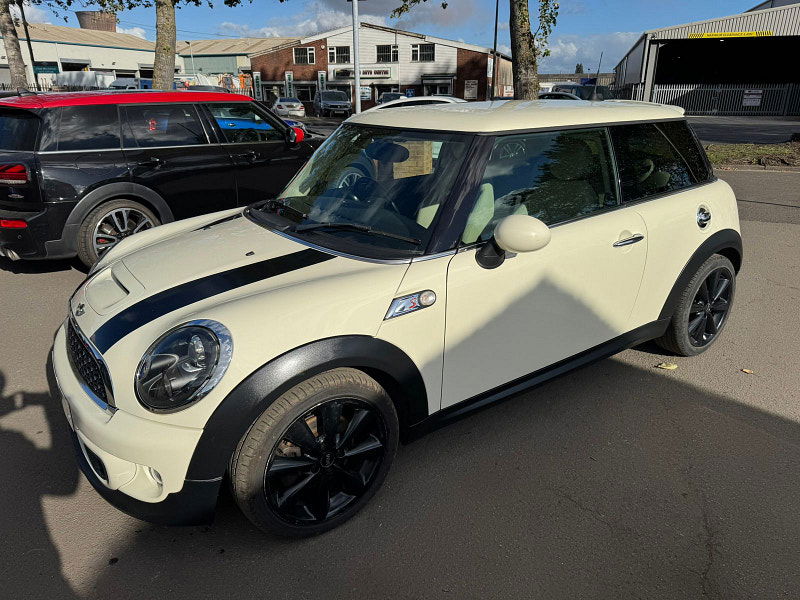 MINI Hatch 2.0L Cooper SD Hatchback 3dr Diesel Manual Euro 5 (141 bhp) 3dr Manual 2025