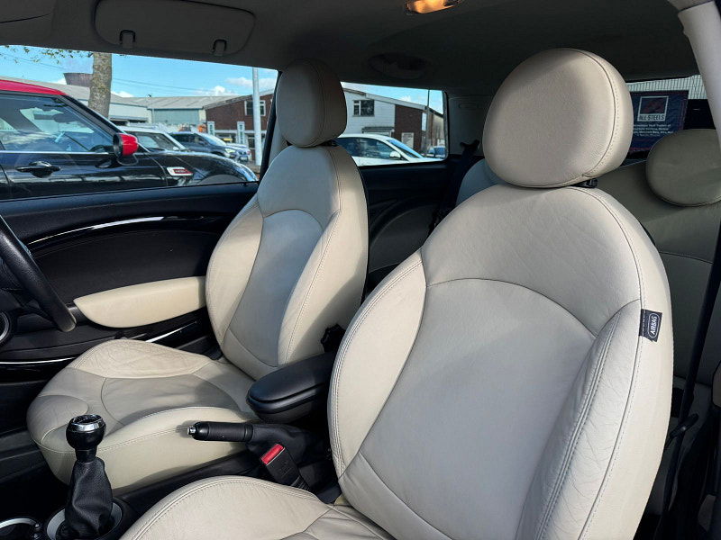 MINI Hatch 2.0L Cooper SD Hatchback 3dr Diesel Manual Euro 5 (141 bhp) 3dr Manual 2025