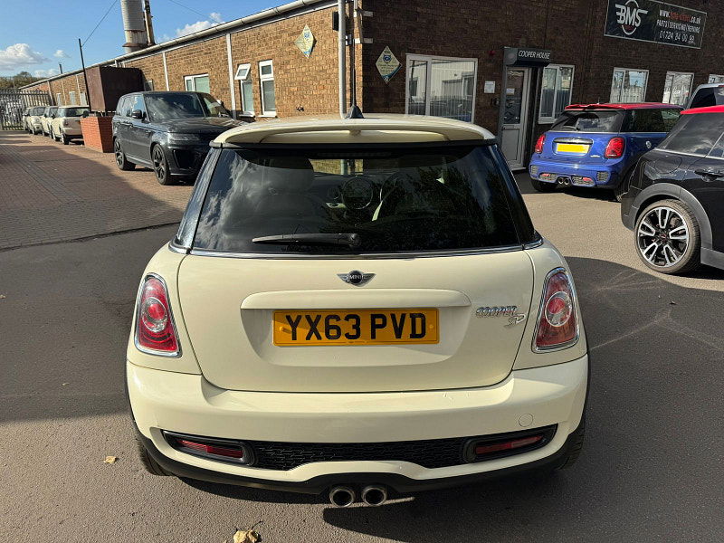 MINI Hatch 2.0L Cooper SD Hatchback 3dr Diesel Manual Euro 5 (141 bhp) 3dr Manual 2025