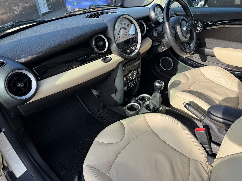 MINI Hatch 2.0L Cooper SD Hatchback 3dr Diesel Manual Euro 5 (141 bhp) 3dr Manual 2025