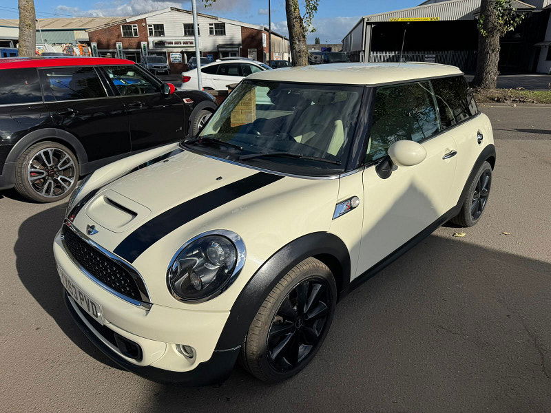 MINI Hatch 2.0L Cooper SD Hatchback 3dr Diesel Manual Euro 5 (141 bhp) 3dr Manual 2025