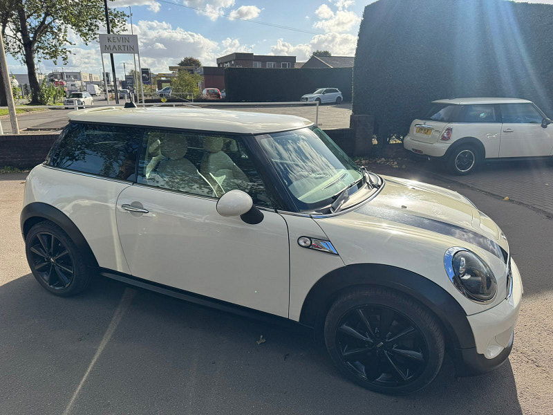 MINI Hatch 2.0L Cooper SD Hatchback 3dr Diesel Manual Euro 5 (141 bhp) 3dr Manual 2025